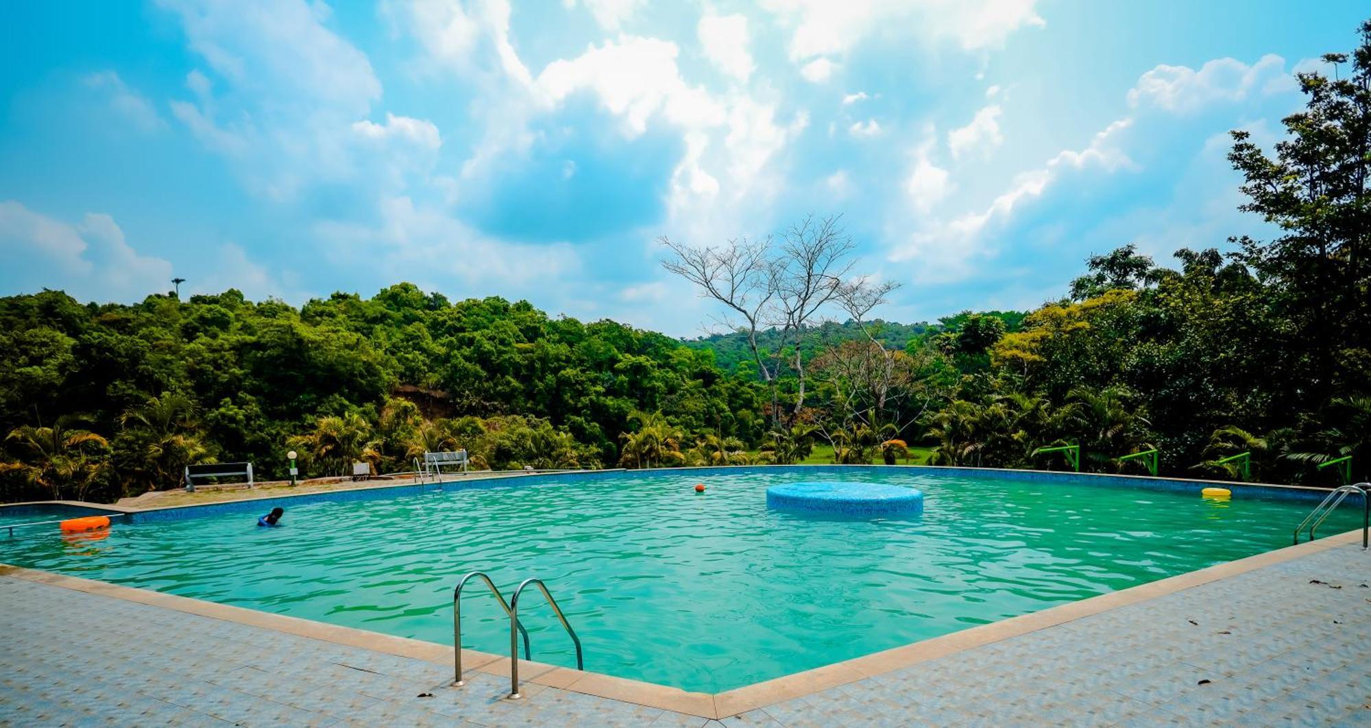 Mookanana Jungle Resort And Spa Hassan Esterno foto